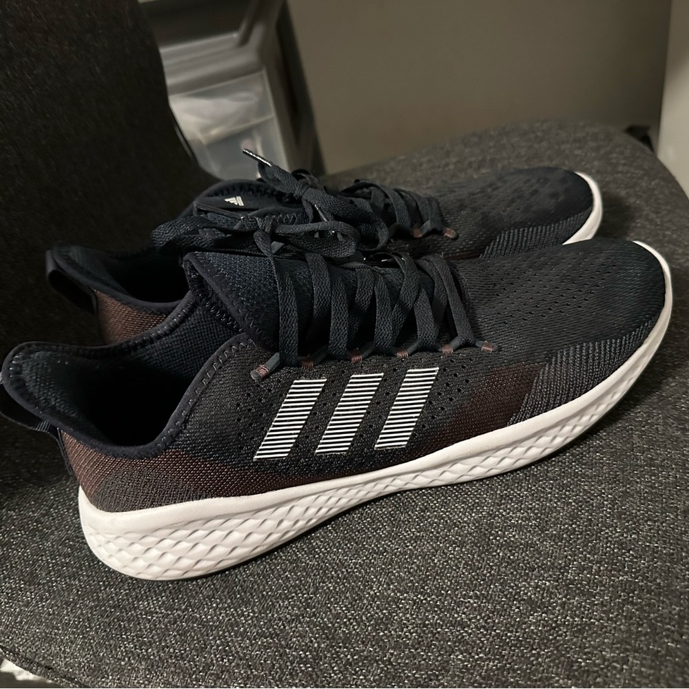 Adidas Men’s Fluid Flow 2.0 Sneakers, navy/red, size 13